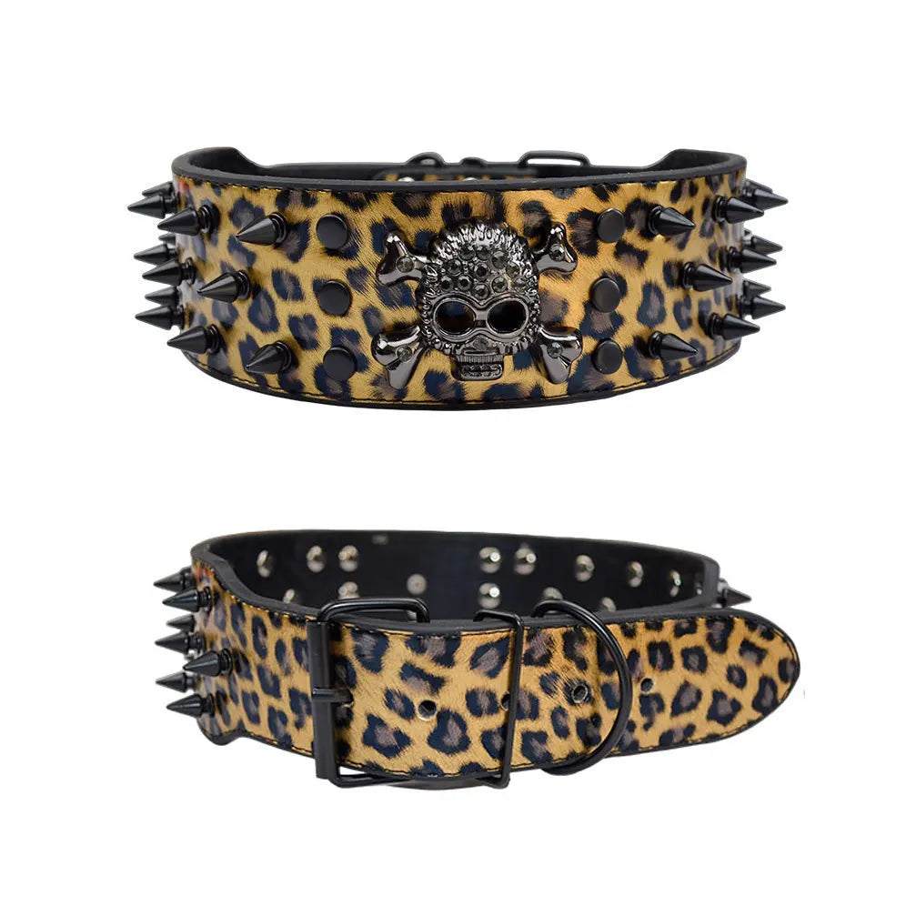 Spiked Skull Dog Collar in Leather for Medium and Large Dogs